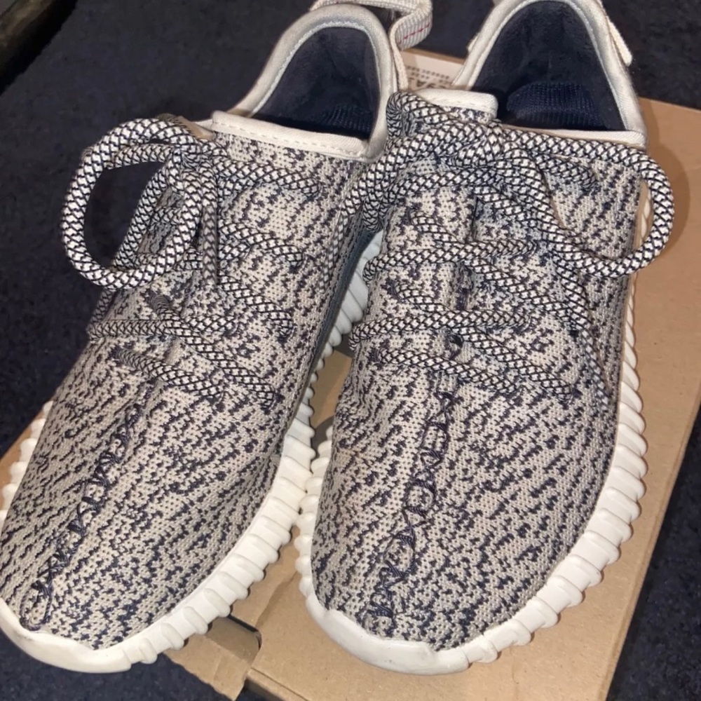 Adidas Yeezy boost turtle dove sz 4